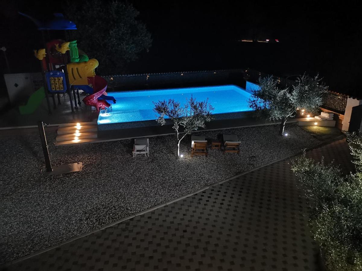 Jacuzi Cottage In The Olive Grove Pula Exterior photo