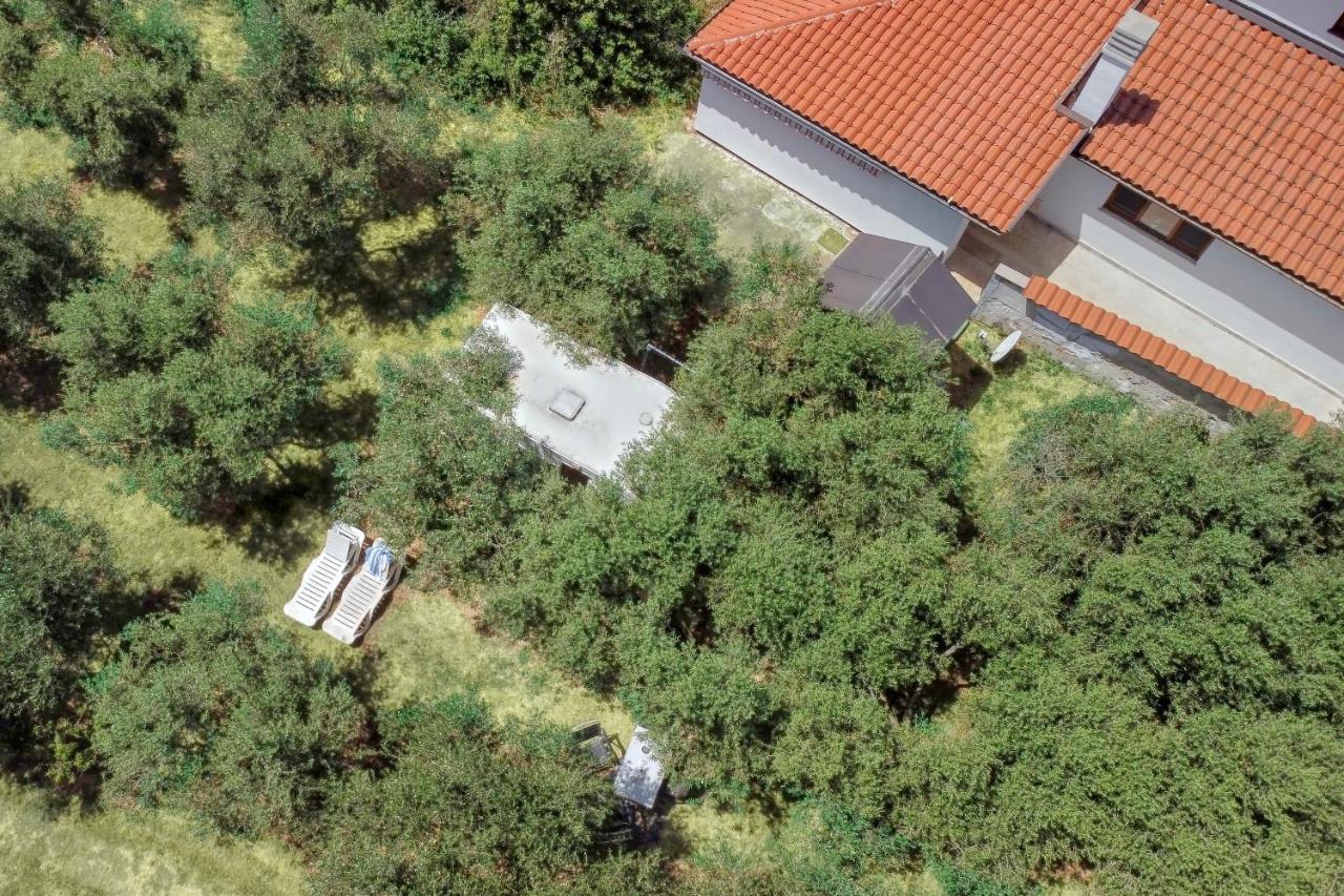 Jacuzi Cottage In The Olive Grove Pula Exterior photo
